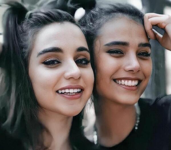 عکس مامان دیانا و نیکا