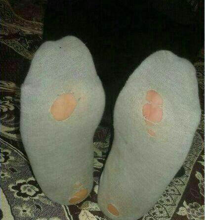 عکس جوراب پاره روز مرد