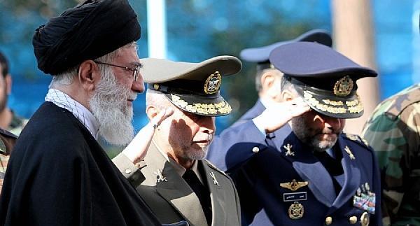 ژست عکس با لباس نظامی