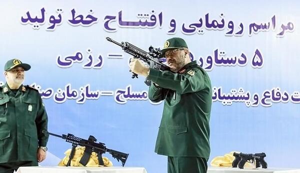 ژست عکس با لباس نظامی