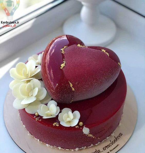 ژست عکس ولنتاین با کیک
