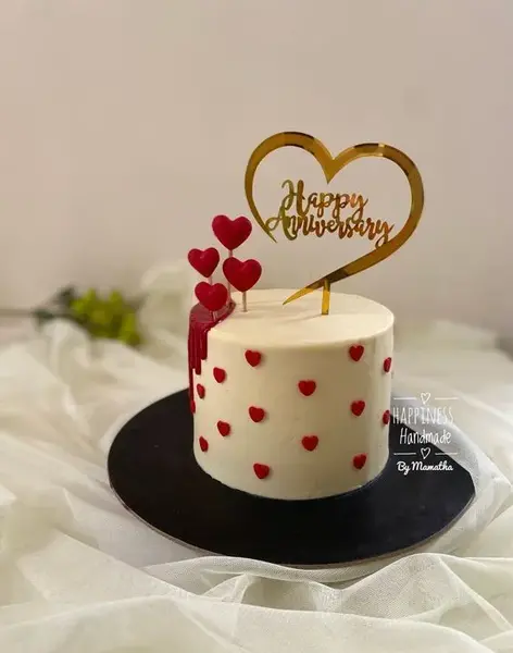 ژست عکس ولنتاین با کیک
