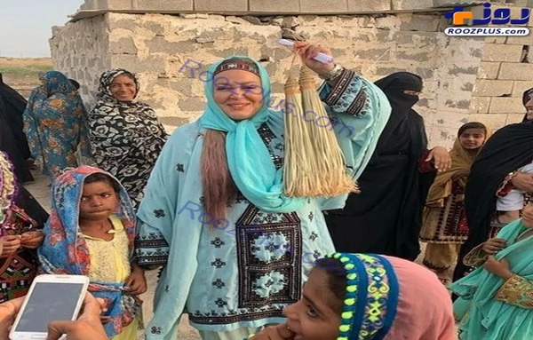 ژست عکس با لباس بلوچی