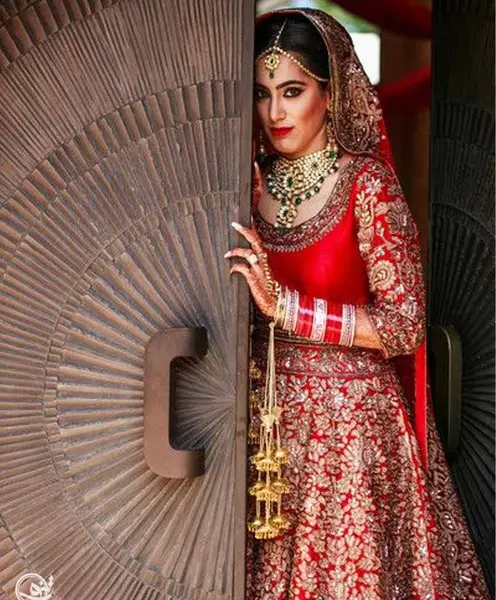 ژست عکس با لباس پنجابی