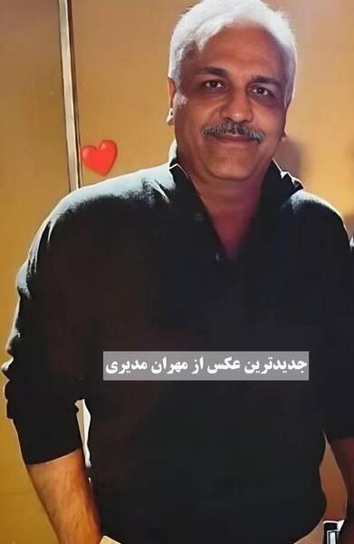 ژست عکس آسانسور