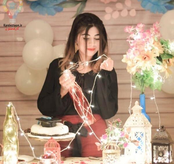 ژست عکس با بادکنک هلیومی