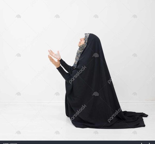 ژست عکس با چادر نماز