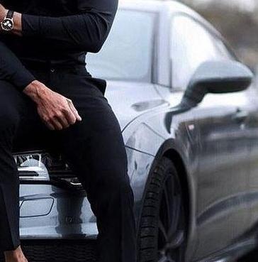 ژست عکس با ماشین مردانه