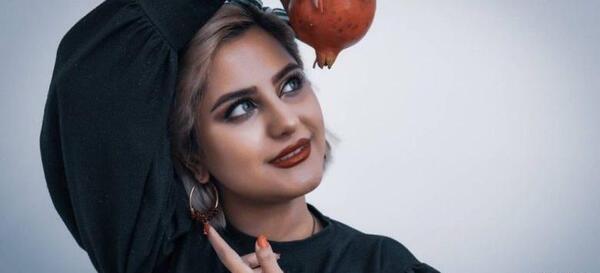 ژست عکس اتلیه