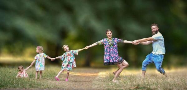 ژست عکس اتلیه دو خواهر