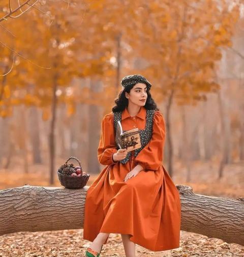 عکس ژست عکاسی دخترانه پاییزه