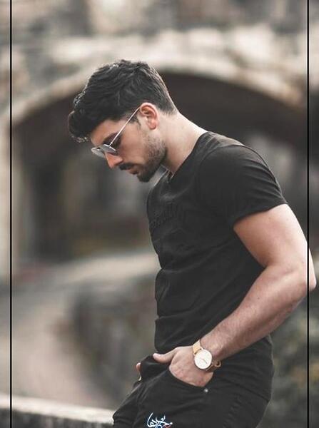 عکس ژست عکاسی پسرانه آتلیه
