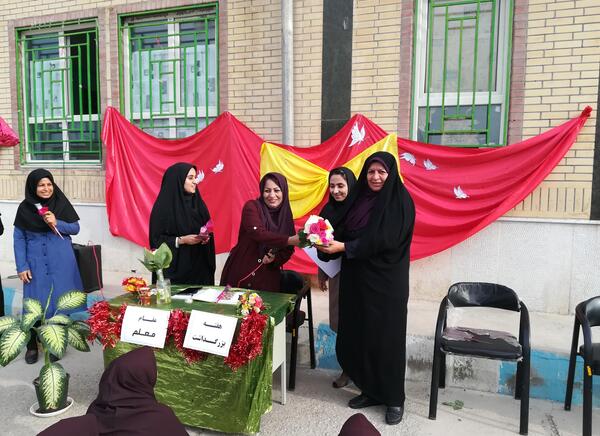 عکس مدرسه حضرت زینب قرچک