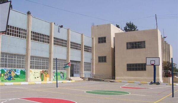 عکس حیاط مدرسه خارجی