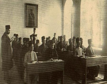 عکس مدرسه دارالفنون اردبیل