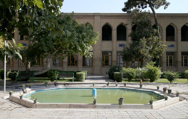 عکس مدرسه دارالفنون اردبیل