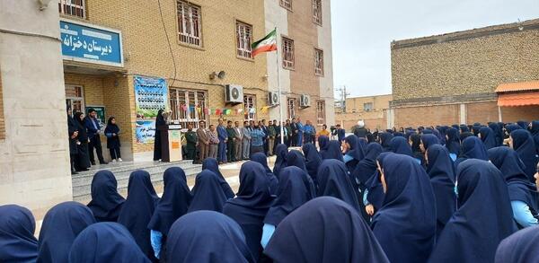 عکس مدرسه فرهنگیان دخترانه