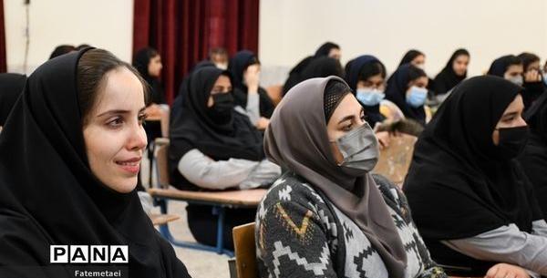 عکس مدرسه نورا