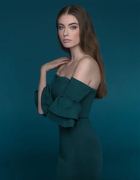 ژست عکس اتلیه دخترانه
