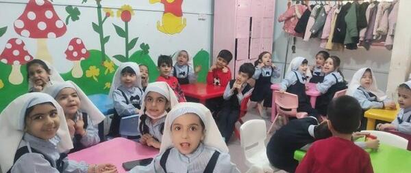عکس کلاس پیش دبستانی دخترانه