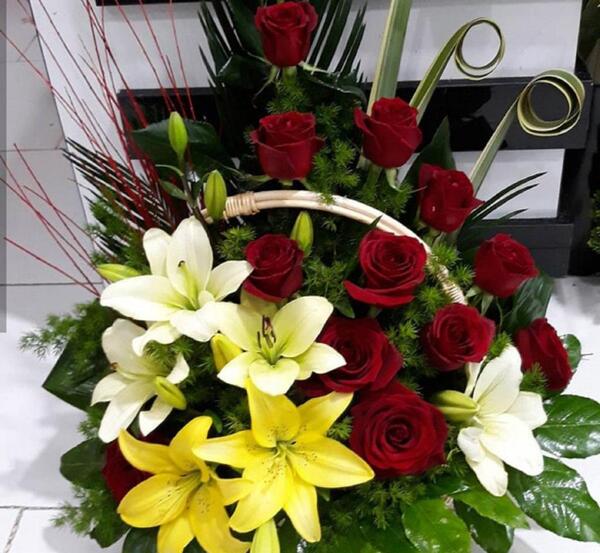 ژست عکس با گل خواستگاری