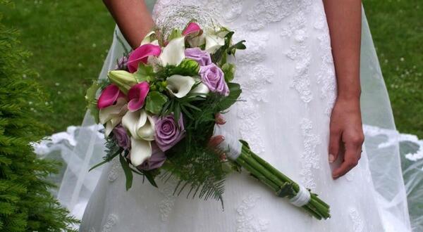 ژست عکس با گل خواستگاری