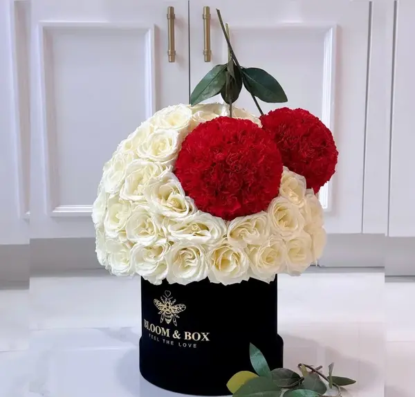 ژست عکس با گل خواستگاری