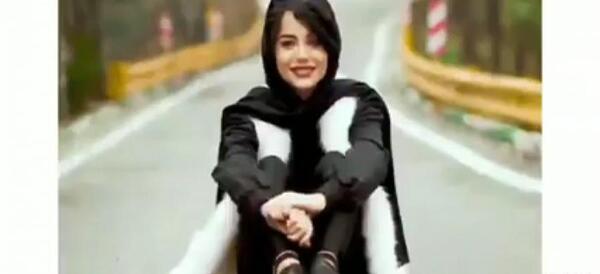 ژست عکس در جاده شمال
