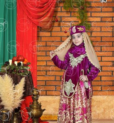 ژست عکس با لباس محلی