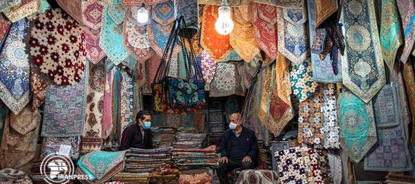 ژست عکس در بازار وکیل