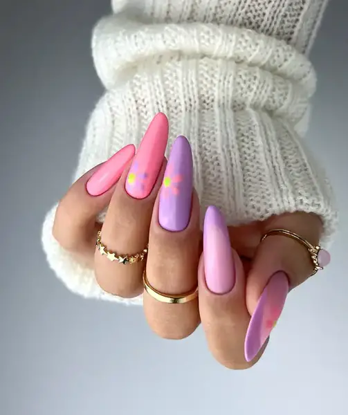ژست عکس ناخن با لاک