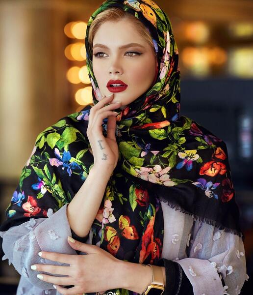 ژست عکس از نیم رخ