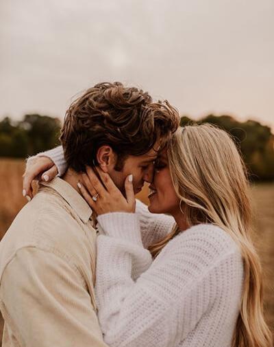 ژست عکس عاشقانه دونفره لاکچری