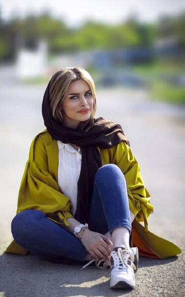 ژست عکس تکی زنانه
