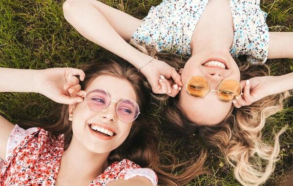 ژست عکس دونفره سلفی رفیق