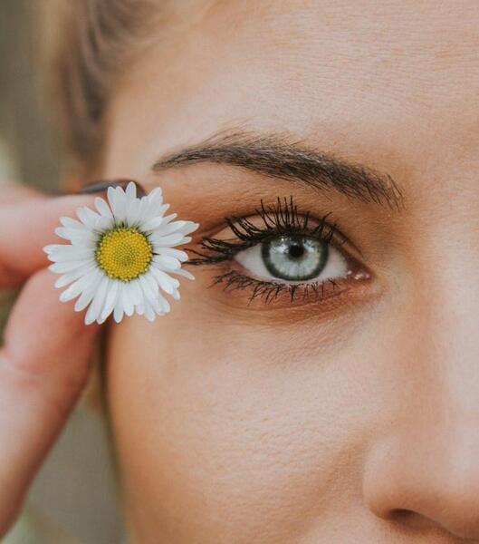 ژست عکس از چشم