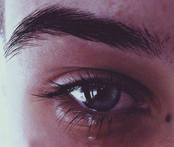 ژست عکس از چشم