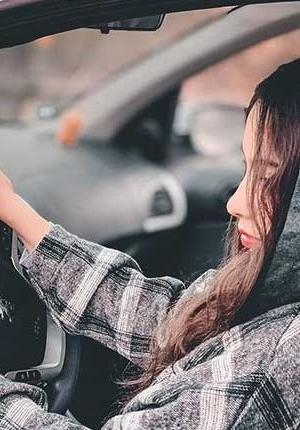 ژست عکس با ماشین پژو