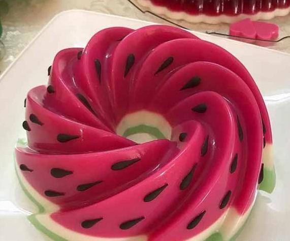 عکس کیک شکل دستشویی