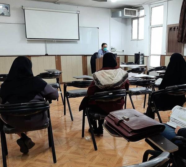 عکس از کلاس دانشگاه