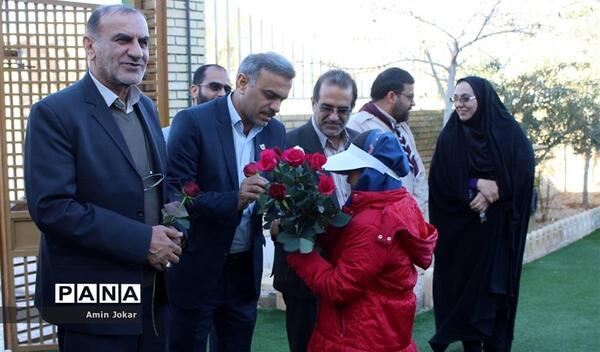 عکس مدرسه گل گندم