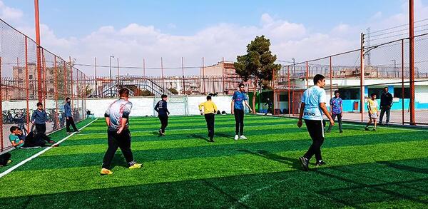 عکس زمین فوتبال مدرسه
