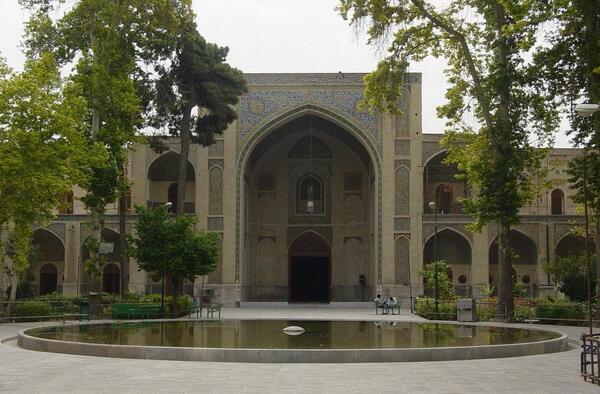 عکس از مدرسه شهید مطهری