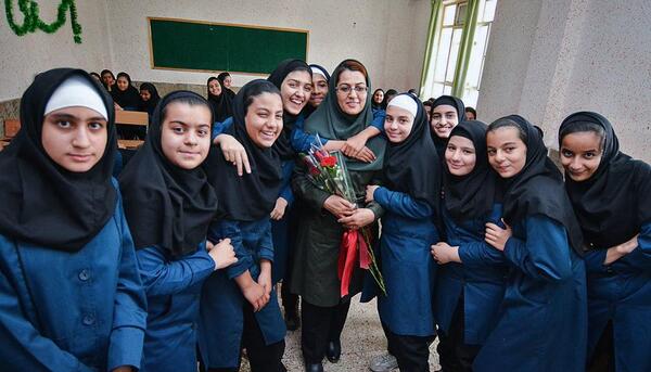 عکس دختران مدرسه راهنمایی