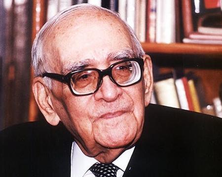 عکس مدیر مدرسه دکتر حسابی