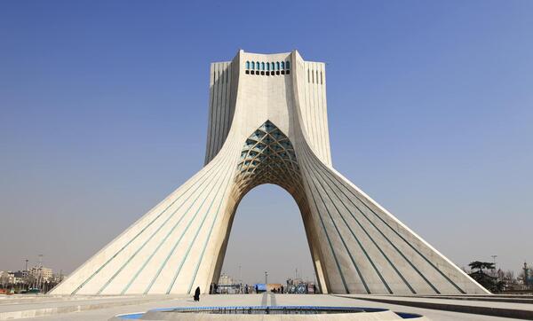 عکس مدرسه ی آزادی