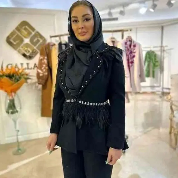 عکس الهام حمیدی پسرش