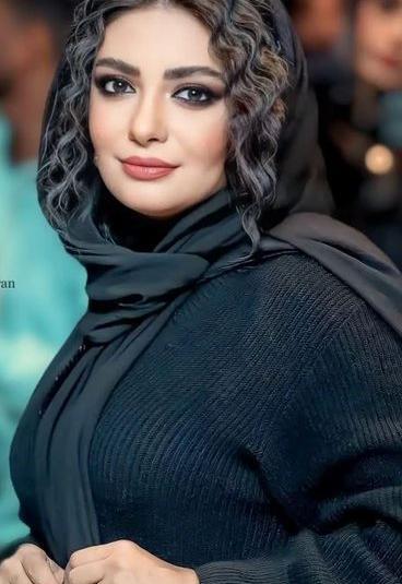 عکس لیندا کیانی با خواهرش