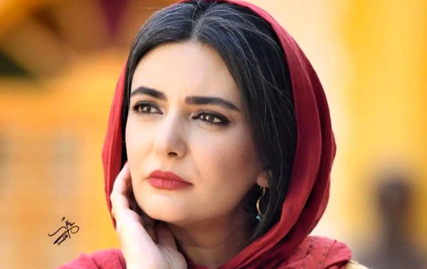 عکس لیندا کیانی با خواهرش