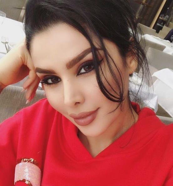 عکس بی آرایش دنیا جهانبخت